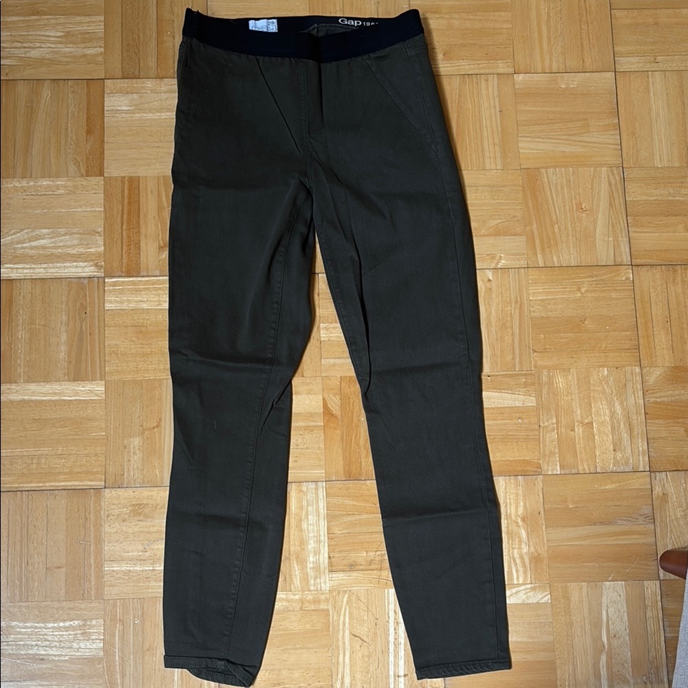 Gap women's hunter green pull on pant